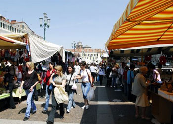 weekly markets at Lake Garda